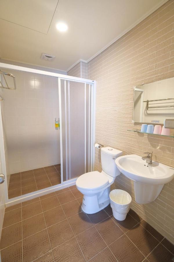 Anping Island Apartment Tainan Exterior photo